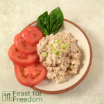 Tuna salad with basil and tomatoes